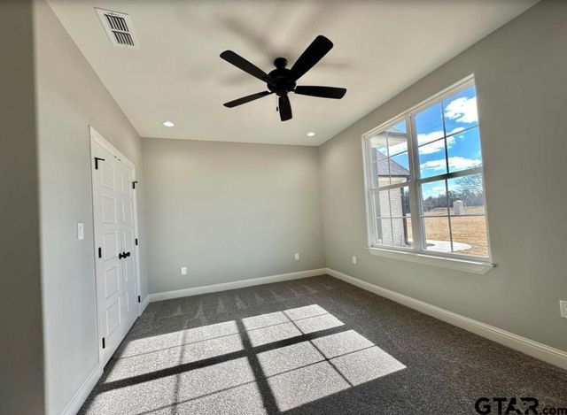 349 Brooks Dr, Gladewater, TX 75647