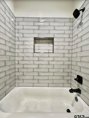 349 Brooks Dr, Gladewater, TX 75647