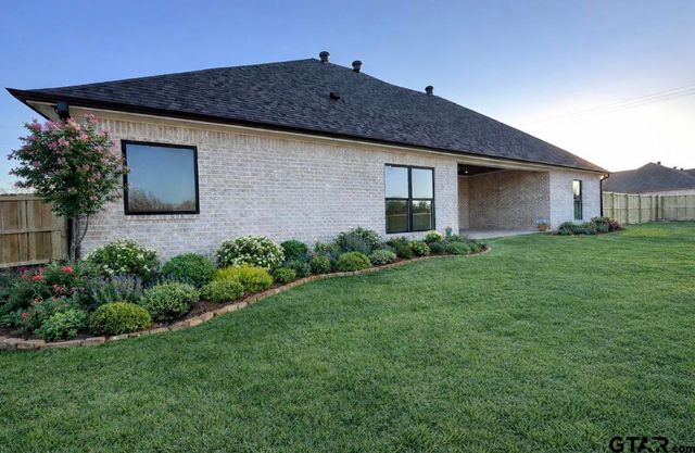 349 Brooks Dr, Gladewater, TX 75647