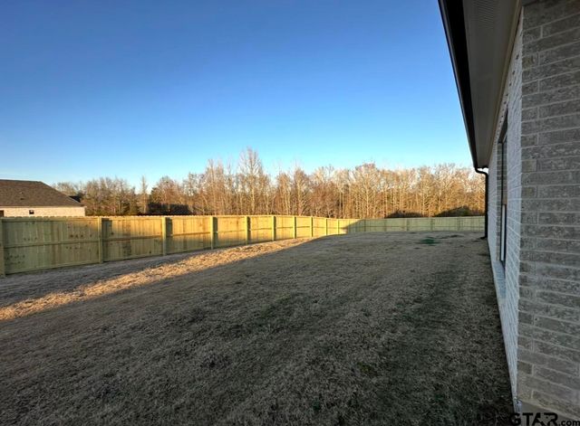 349 Brooks Dr, Gladewater, TX 75647