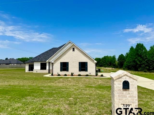 349 Brooks Dr, Gladewater, TX 75647