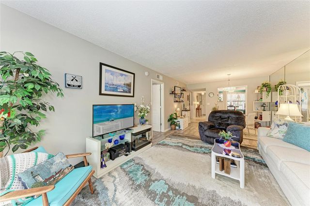 625 30TH AVENUE W G203, Bradenton, FL 34205