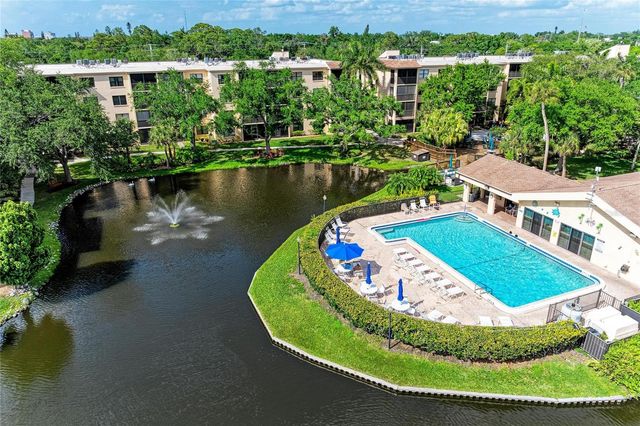 625 30TH AVENUE W G203, Bradenton, FL 34205