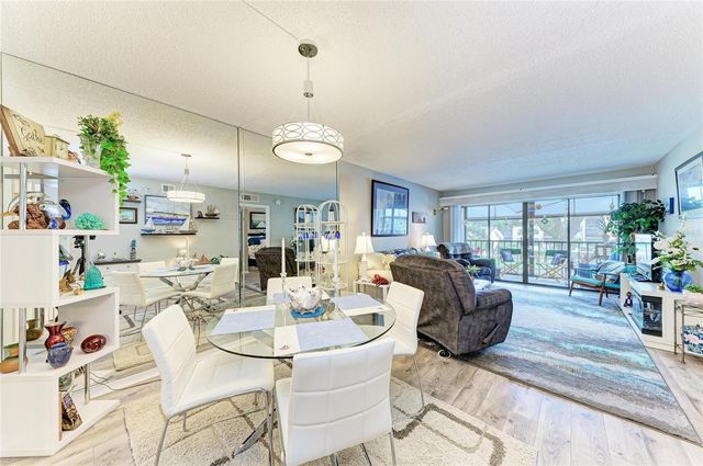 625 30TH AVENUE W G203, Bradenton, FL 34205