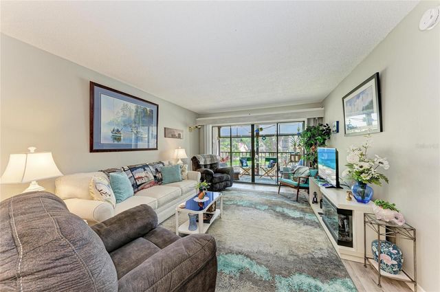 625 30TH AVENUE W G203, Bradenton, FL 34205