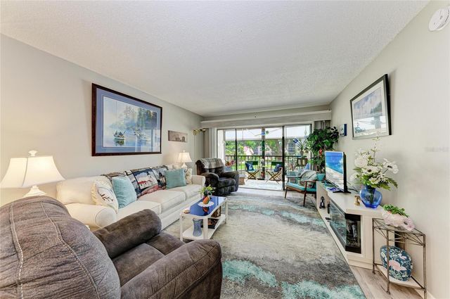 625 30TH AVENUE W G203, Bradenton, FL 34205