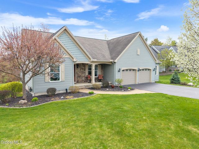 37 Gladstone Circle, Halfmoon, NY 12118