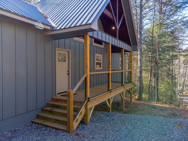 397 Kennelly Loop, Murphy, NC 28906