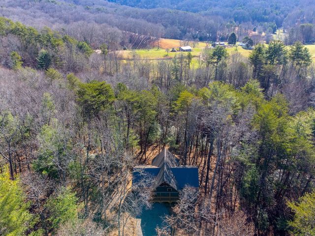 397 Kennelly Loop, Murphy, NC 28906