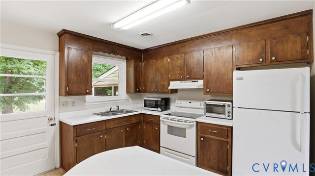 2915 Lakeside Dr, Prince George, VA 23875