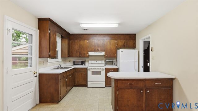 2915 Lakeside Dr, Prince George, VA 23875