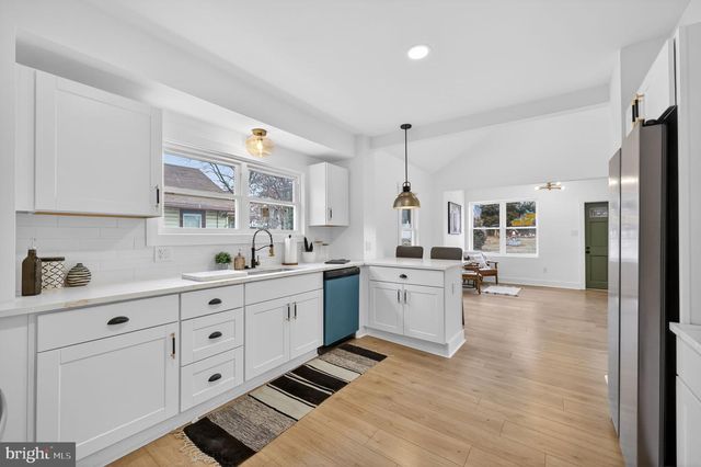 210 RIDGE AVE, Blackwood, NJ 08012