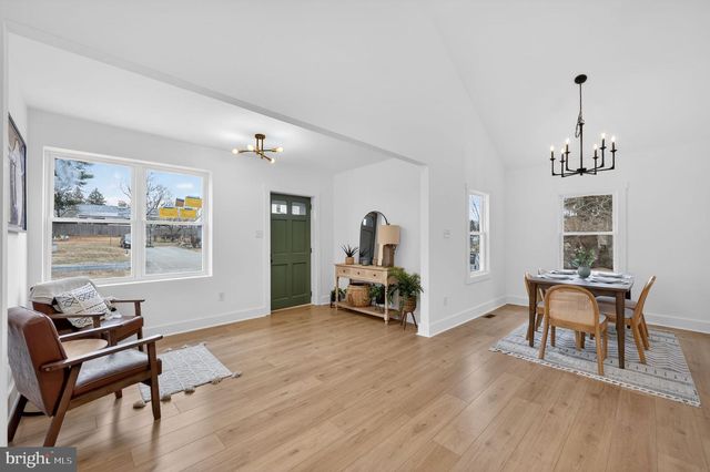 210 RIDGE AVE, Blackwood, NJ 08012