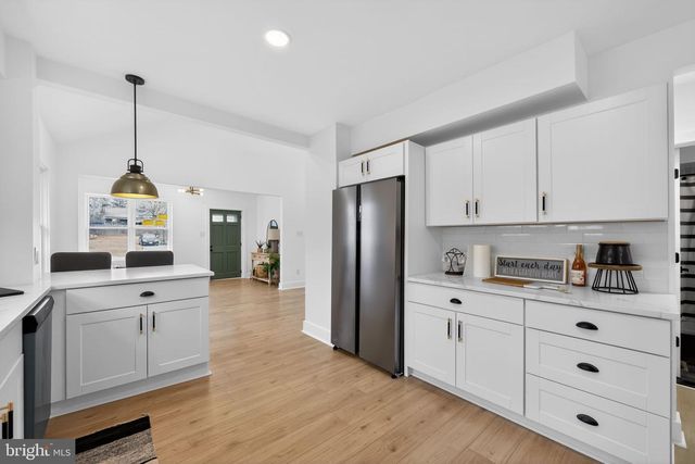 210 RIDGE AVE, Blackwood, NJ 08012