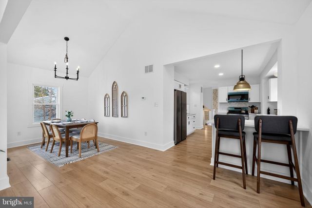 210 RIDGE AVE, Blackwood, NJ 08012