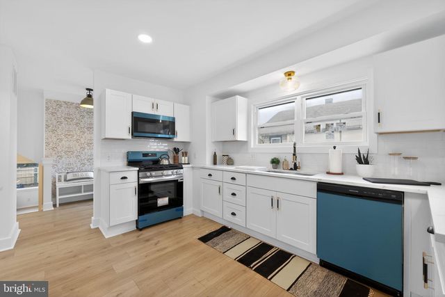 210 RIDGE AVE, Blackwood, NJ 08012