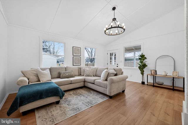 210 RIDGE AVE, Blackwood, NJ 08012