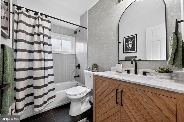 210 RIDGE AVE, Blackwood, NJ 08012