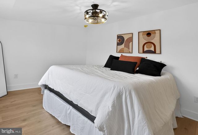 210 RIDGE AVE, Blackwood, NJ 08012