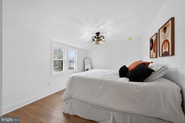 210 RIDGE AVE, Blackwood, NJ 08012