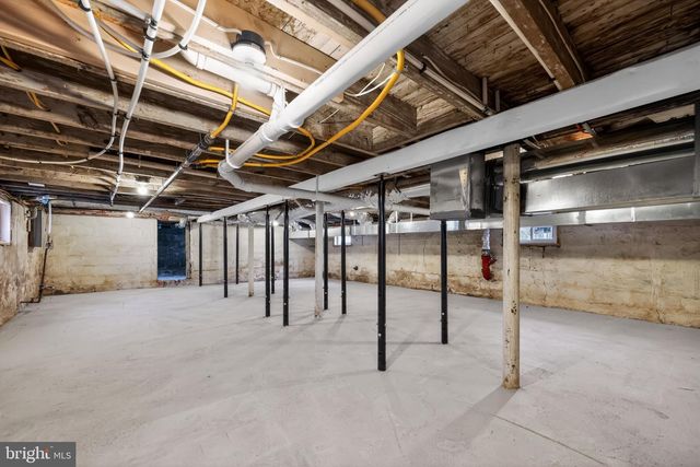 210 RIDGE AVE, Blackwood, NJ 08012