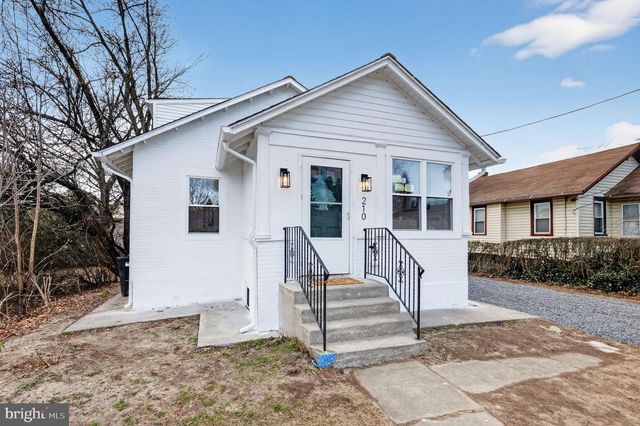 210 RIDGE AVE, Blackwood, NJ 08012