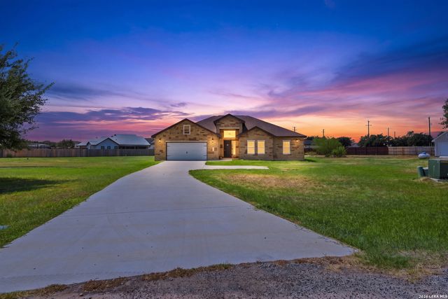 100 W SHORT MEADOW DR, Lytle, TX 78052