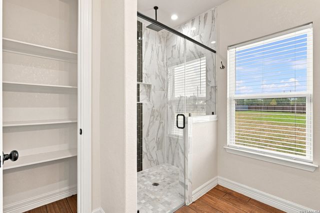 100 W SHORT MEADOW DR, Lytle, TX 78052