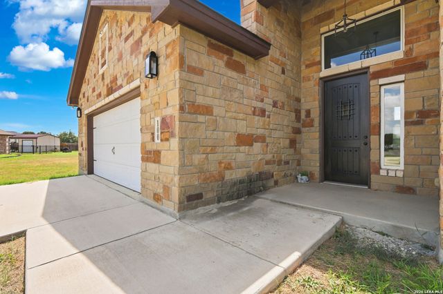 100 W SHORT MEADOW DR, Lytle, TX 78052