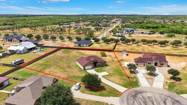 100 W SHORT MEADOW DR, Lytle, TX 78052