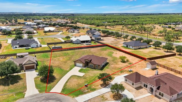 100 W SHORT MEADOW DR, Lytle, TX 78052