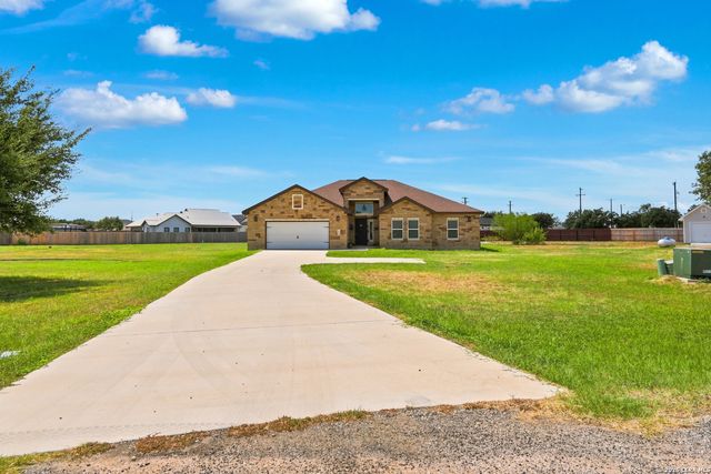100 W SHORT MEADOW DR, Lytle, TX 78052