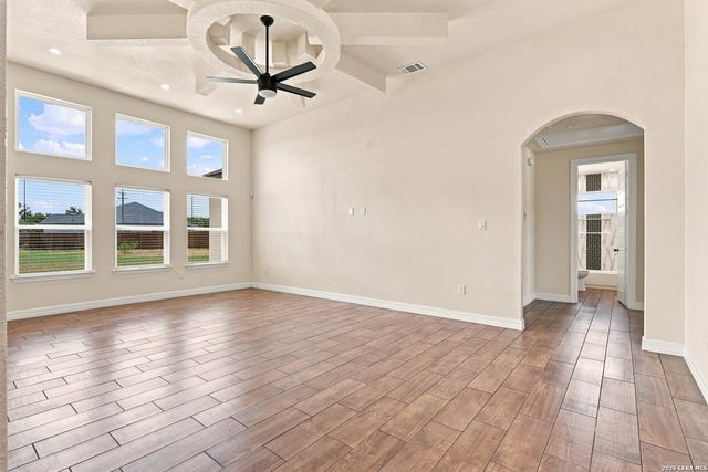 100 W SHORT MEADOW DR, Lytle, TX 78052
