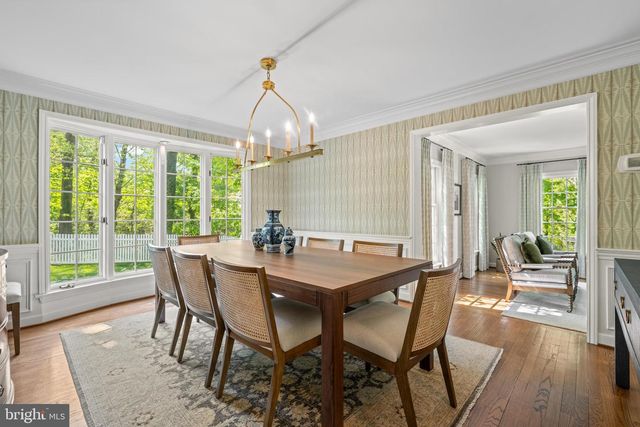 725 S ROBERTS RD, Bryn Mawr, PA 19010