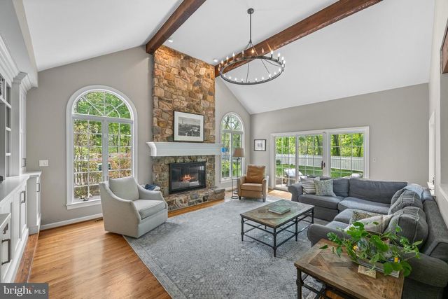 725 S ROBERTS RD, Bryn Mawr, PA 19010