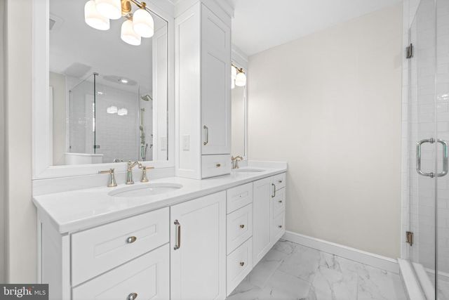 725 S ROBERTS RD, Bryn Mawr, PA 19010