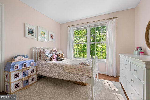 725 S ROBERTS RD, Bryn Mawr, PA 19010