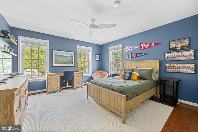 725 S ROBERTS RD, Bryn Mawr, PA 19010