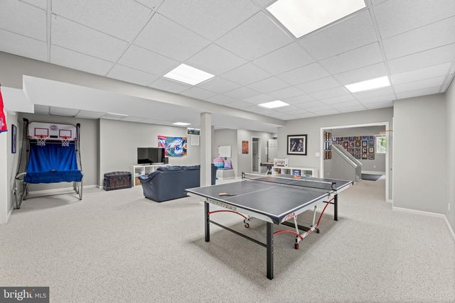 725 S ROBERTS RD, Bryn Mawr, PA 19010