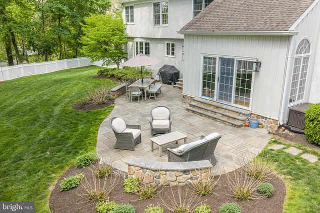 725 S ROBERTS RD, Bryn Mawr, PA 19010