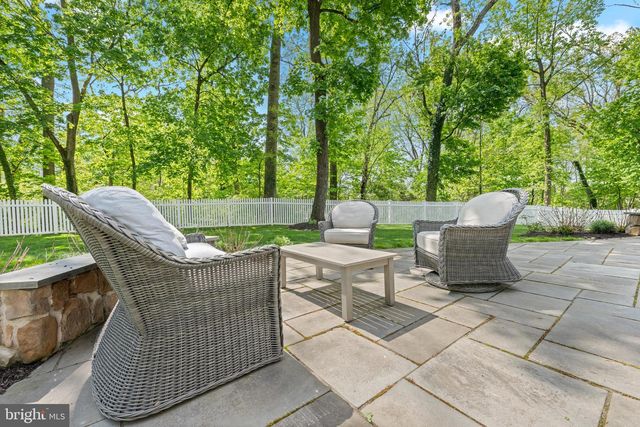 725 S ROBERTS RD, Bryn Mawr, PA 19010