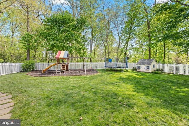 725 S ROBERTS RD, Bryn Mawr, PA 19010