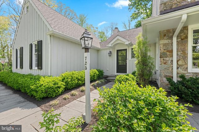 725 S ROBERTS RD, Bryn Mawr, PA 19010