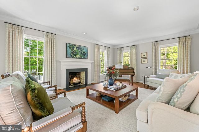 725 S ROBERTS RD, Bryn Mawr, PA 19010