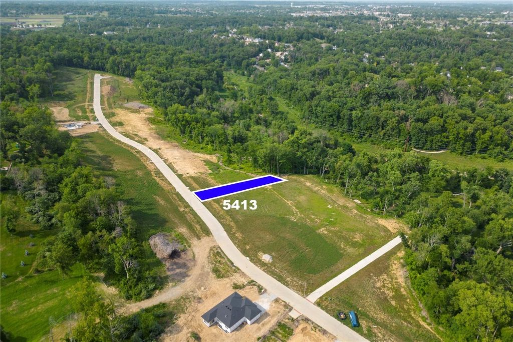 5413 Seminole Valley Trail NE, Cedar Rapids, IA 52411