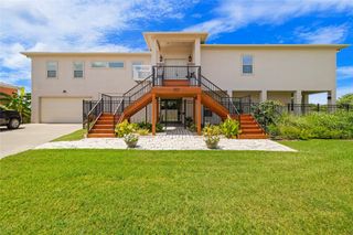 202 Debbie Lane, San Leon, TX 77539