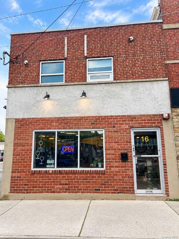 16 W Hoffman Avenue, Lindenhurst, NY 11757 — exterior