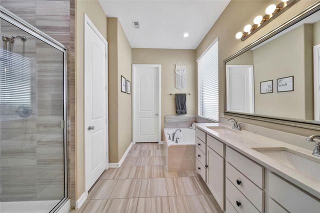 120 Buckeye Drive, Montgomery, TX 77316