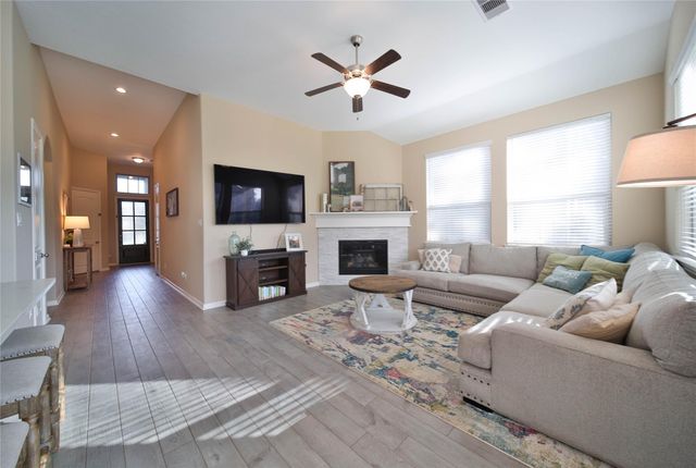 120 Buckeye Drive, Montgomery, TX 77316