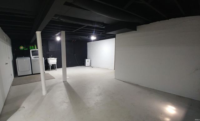 402 W Perkins Street, Hartford City, IN 47348